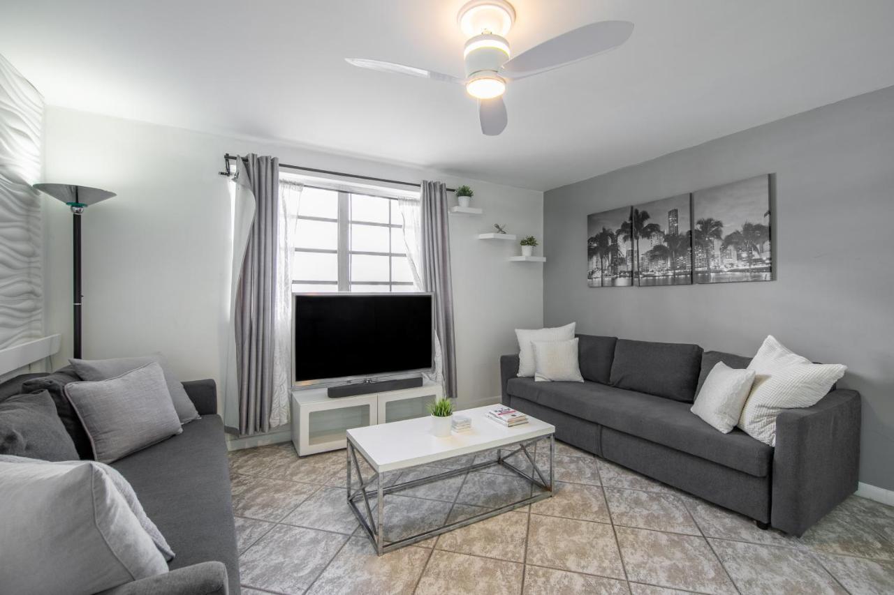 Appartamento Collins Chic Miami Beach Esterno foto