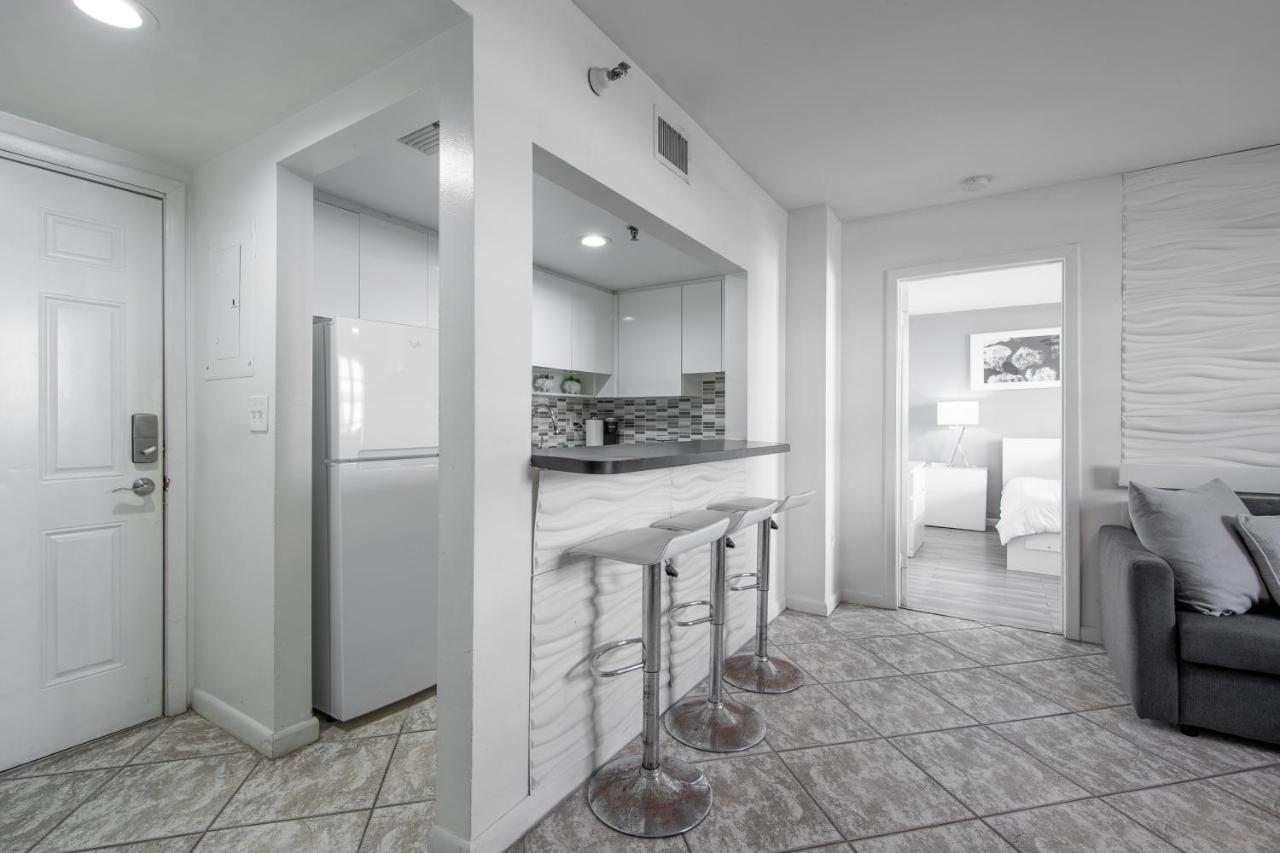 Appartamento Collins Chic Miami Beach Esterno foto